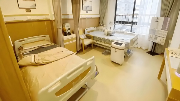 这次被人民网“点名”的段奕宏，暴露真实处境，原来徐峥说的没错